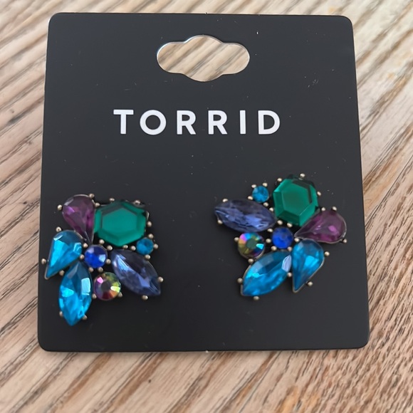 Beautiful Earrings and Stackable Ring Set. - Picture 2 of 5